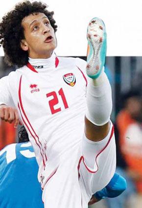 سيارة رونالدو هدية ل"ميسي الإمارات" اللاعب عموري